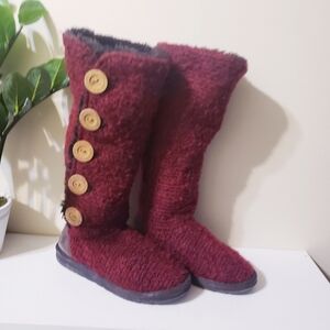 MUK LUKS Women's Malena Red Marl Button Up Winter Boot - 7 US